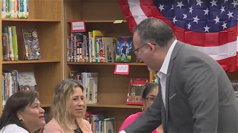 U.S. Secretary of Education visits Austin school
